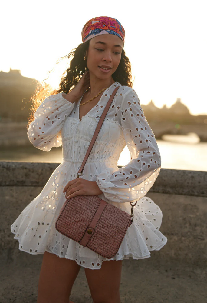 Sac besace à bandoulière en cuir tressé SHANNA Rose nude - Image 2