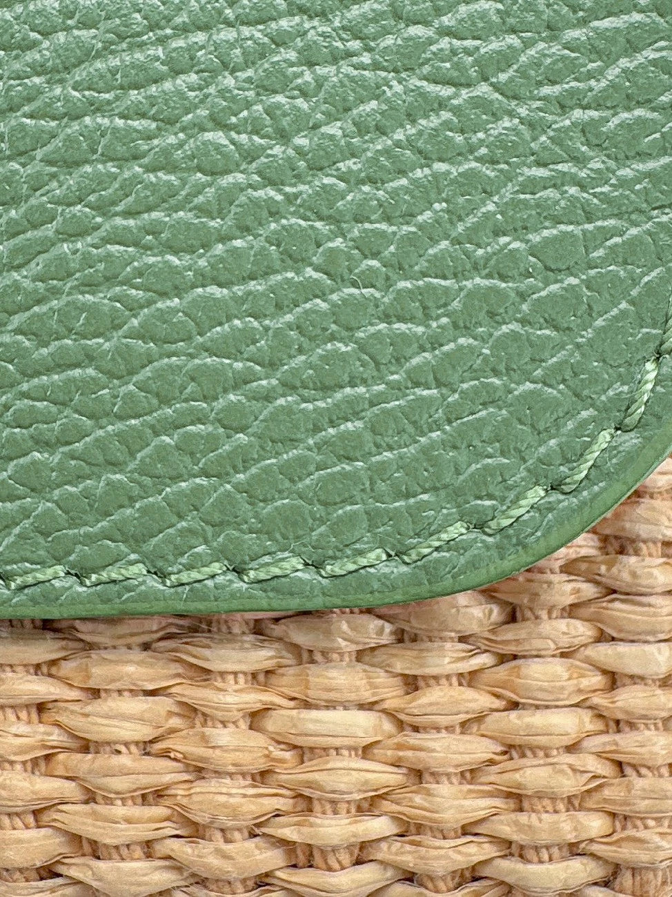 Mini sac en cuir grainé et Raphia BAHIA Matcha latte - Image 5