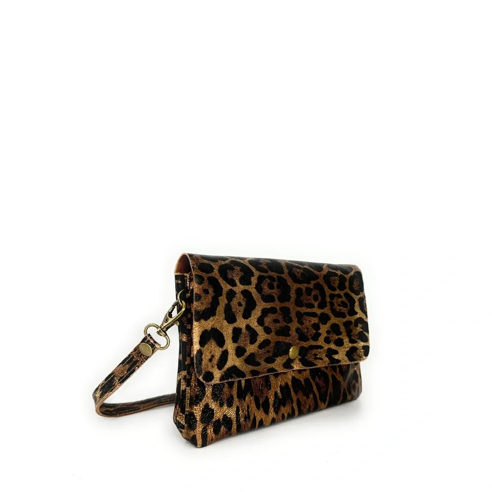 Sac pochette en cuir irisé MAELIA Léopard bronze - Image 2