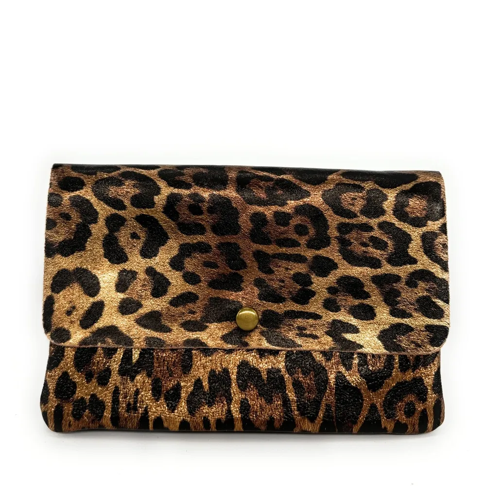 Sac pochette en cuir irisé MAELIA Léopard bronze - Image 4