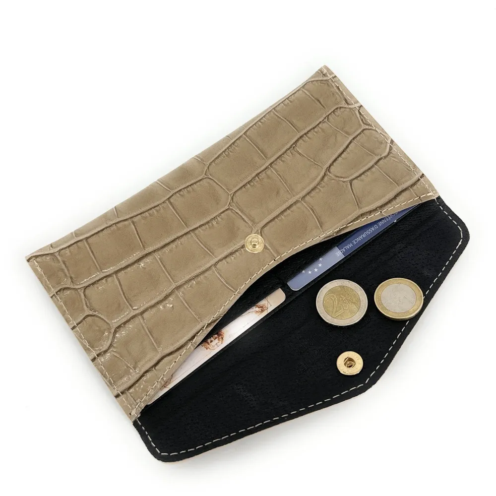 Pochette enveloppe en cuir façon crocodile CLOE CROCO Taupe - Image 6