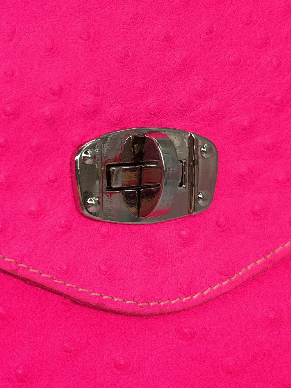 Pochette XL en cuir néon façon autruche IBIZA ROCKS Rose fuchsia - Image 5