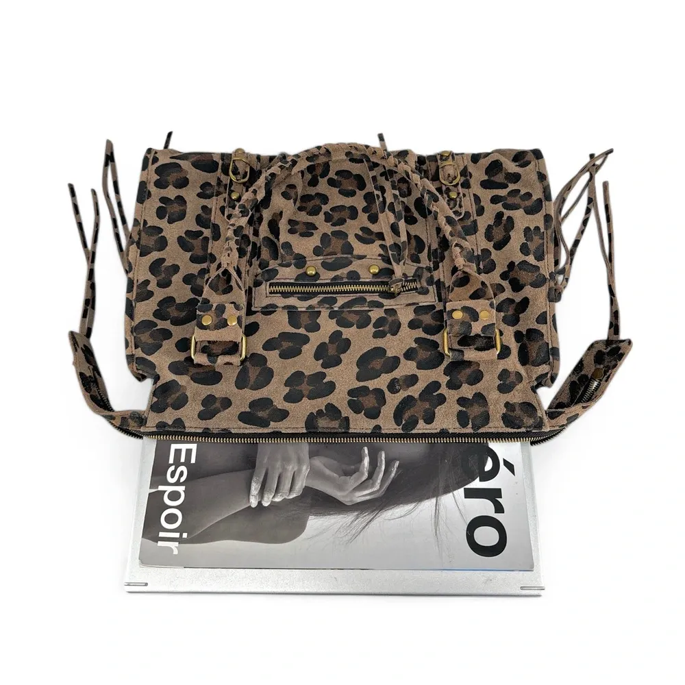 Sac à main en cuir à motif SANDSTORM LEO E.L. Léopard - Image 5