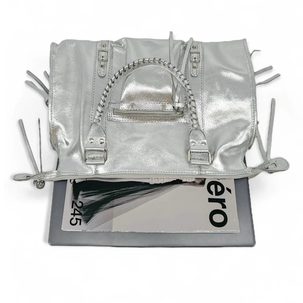 Sac à main en cuir irisé SANDSTORM SILVER Argent clair - Image 4