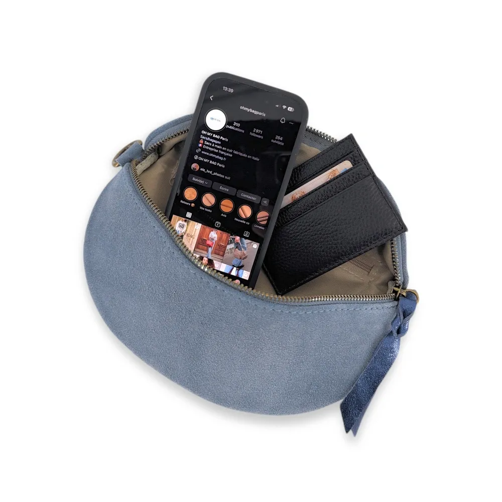 Sac banane en daim LOU SUE Bleu pastel - Image 6