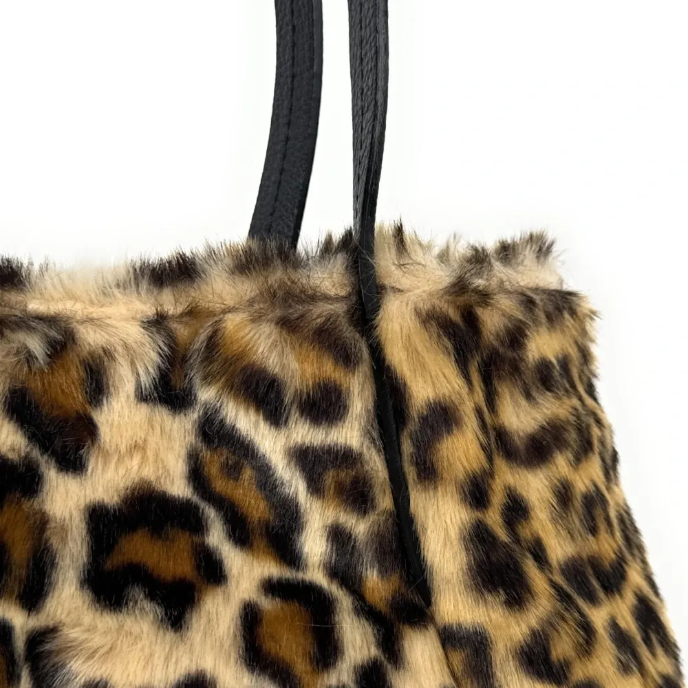 Sac cabas en cuir et fausse fourrure OKOYE Léopard - Image 5