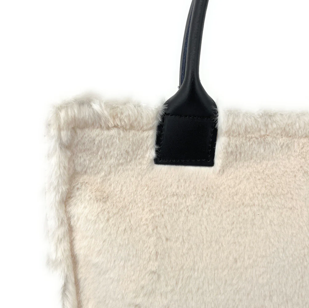 Sac cabas en fausse fourrure et cuir PILLOW Ecru - Image 4