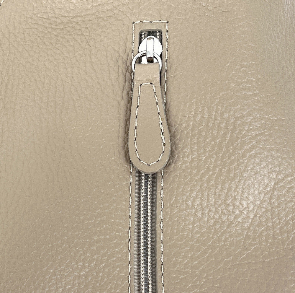 Sac HOBO en cuir grainé MANDALAY Taupe - Image 5