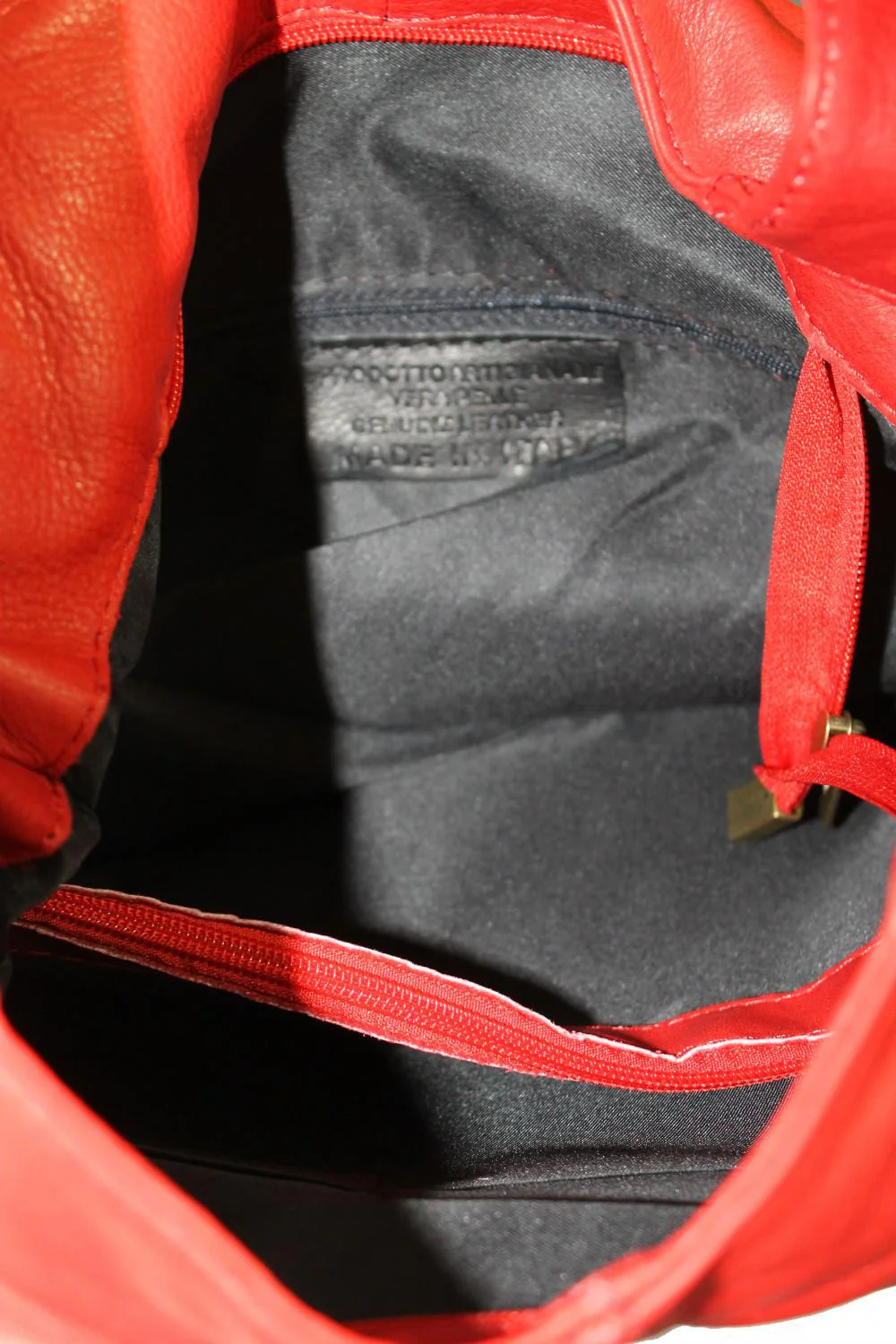 Sac HOBO en cuir lisse NEW AGE Rouge garance - Image 3