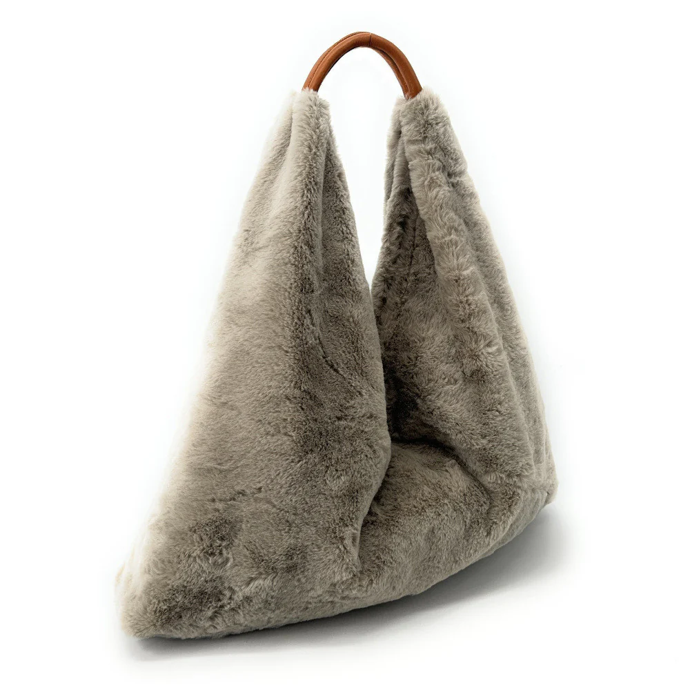 Grand sac hobo en fausse fourrure et cuir FLUFFY Gris taupe clair - Image 2