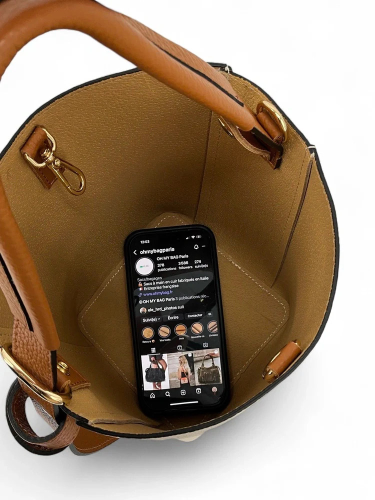 Sac seau et pochette en cuir grainé BIRDIE Beige et Camel - Image 11